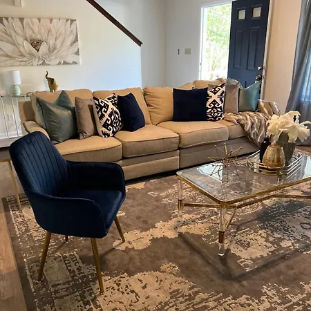 Unwind In Tranquil Style - Spacious 3-Bed Haven